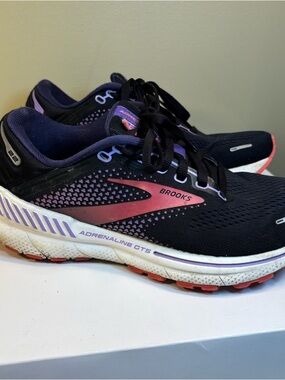 Brooks Adrenaline GTS 22 Women’s Running Shoes Black Pink Purple Size 6.5